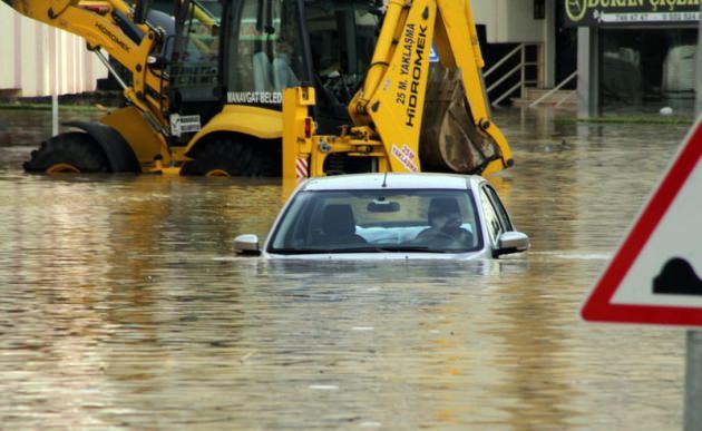 Manavgat sele teslim oldu