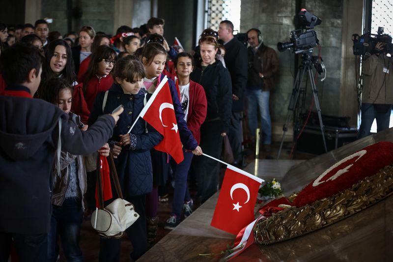 Ankara'da ilk tören Anıtkabir'de yapıldı İZLE