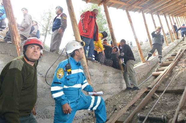 Maden ocağında acılı bekleyiş sürüyor İZLE