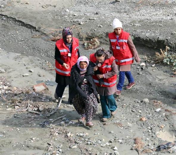 Maden ocağında acılı bekleyiş sürüyor İZLE