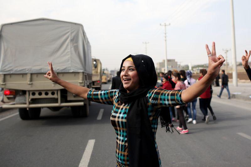 Peşmerge IŞİD'le savaşmak için Kobani'de