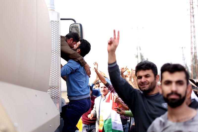 Peşmerge IŞİD'le savaşmak için Kobani'de