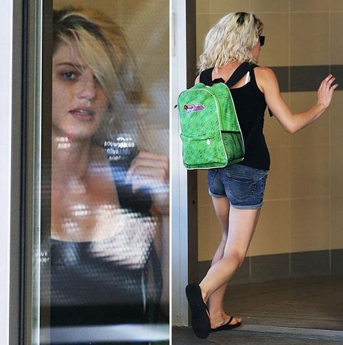 Köpeğiyle cinsel ilişkiye giren kadın ceza almadı