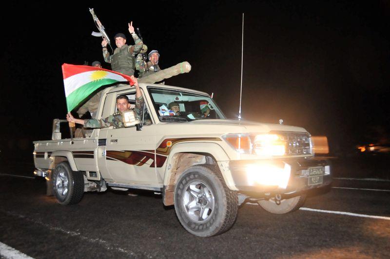 Peşmergeye Şanlıurfa'da baklava ikram ettiler