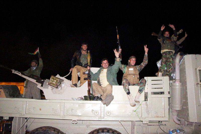 Peşmergeye Şanlıurfa'da baklava ikram ettiler