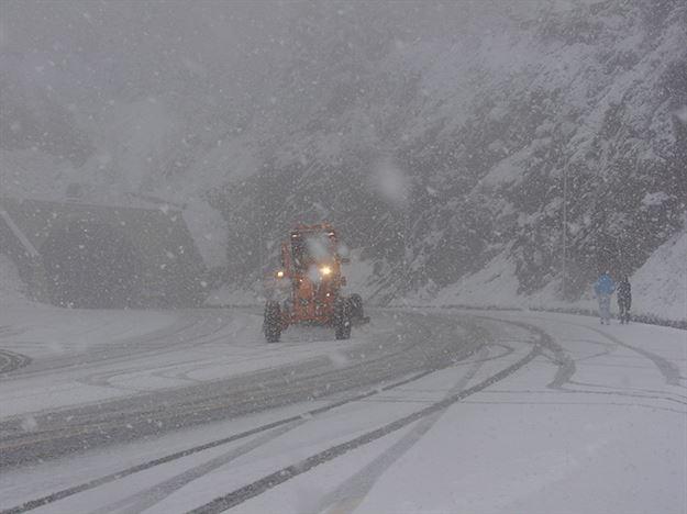 Karadeniz'e kar yağdı
