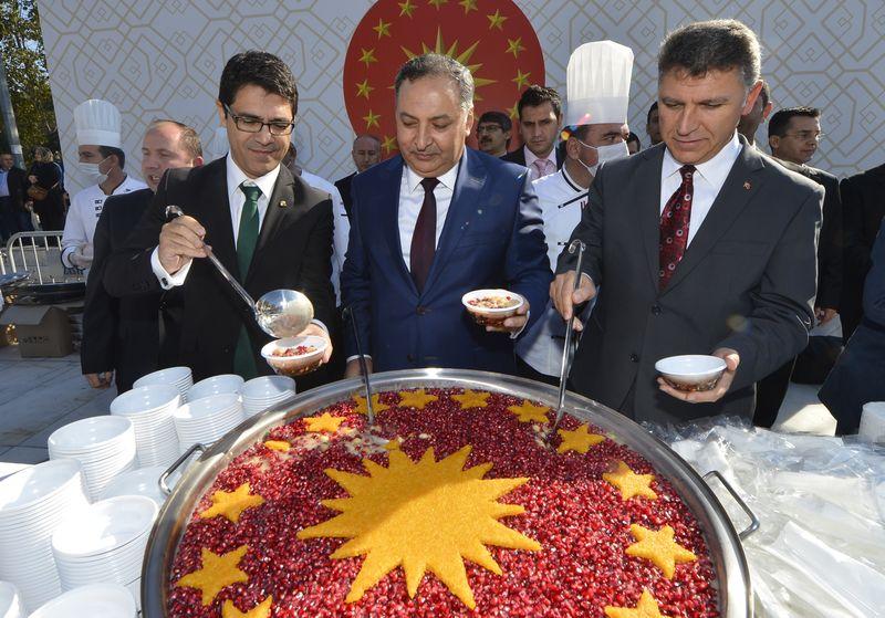 Cumhurbaşkanı Erdoğan'dan Mehmetçiğe aşure