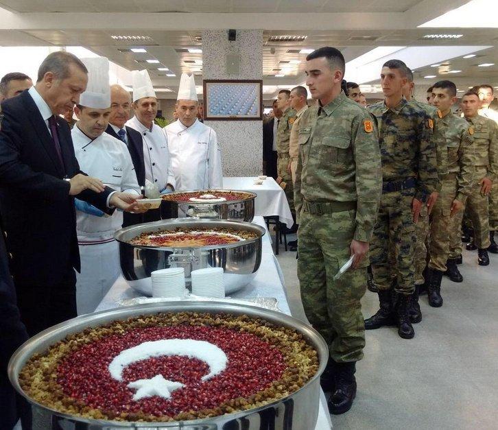 Cumhurbaşkanı Erdoğan'dan Mehmetçiğe aşure