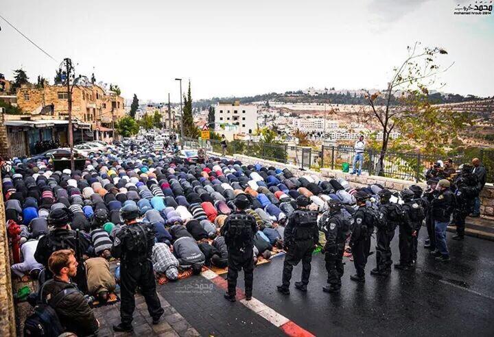 İsrail Mescid-i Aksa'da Cuma için yaş sınırı koydu