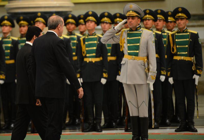 Cumhurbaşkanı Erdoğan Türkmenistan'da İZLE