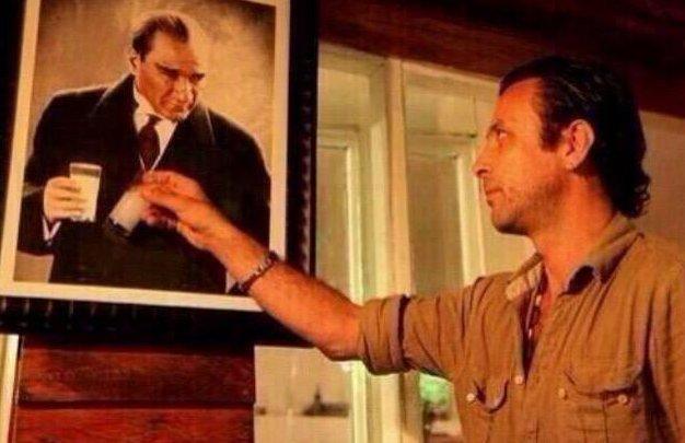 Cem Mumcu'nun 10 Kasım tweeti olay oldu