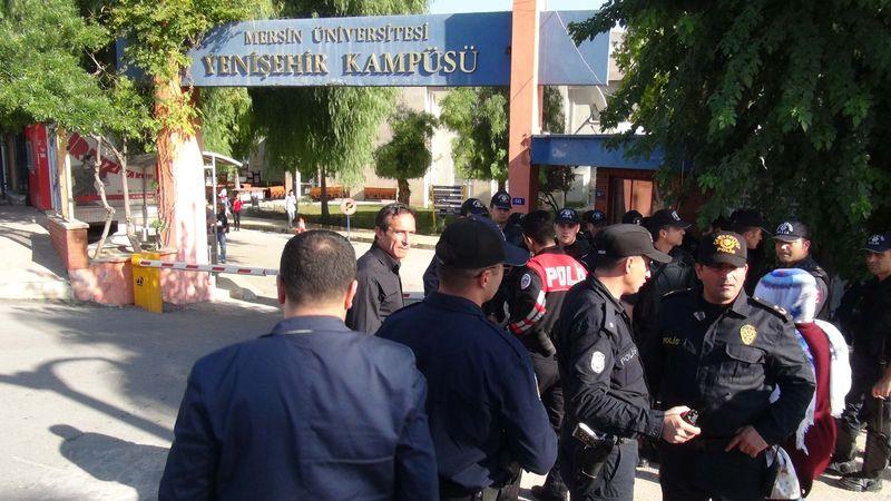 Mersin Üniversitesi'nde Öcalan kavgası: 6 yaralı