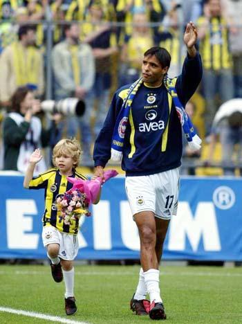 İki esmerin sarışın çocuğu olur mu