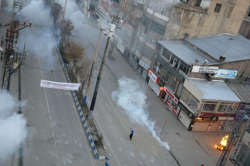 Hakkari’de hakaret özrü sonrası olaylar çıktı