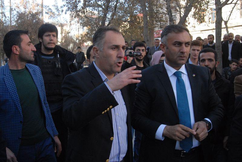 Hakkari’de hakaret özrü sonrası olaylar çıktı