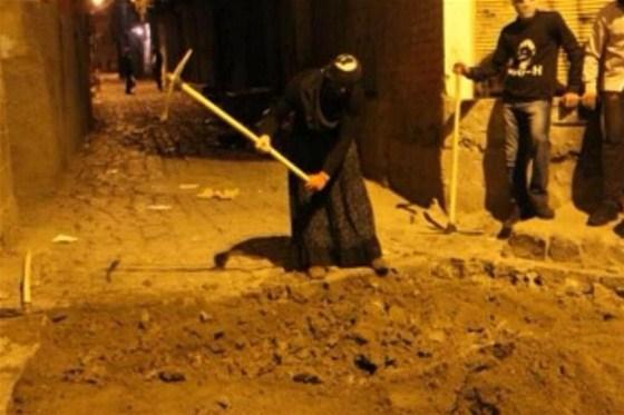 Diyarbakır’da PKK'dan etekli eylem İZLE