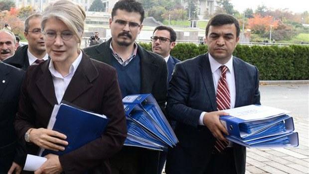 Emine Ülker Tarhan yeni parti kurdu