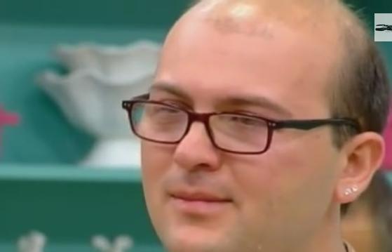 Katıldığı yarışmada keki kabarmayan yarışmacı ağladı