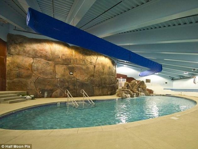 ABD'de yerin dibindeki daireler yok satıyor