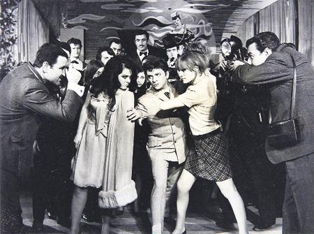 Zeki Müren sergisi açıldı