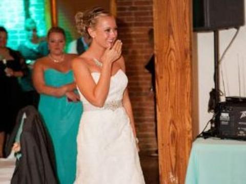 Belden aşağısı felç olan damattan geline güzel sürpriz