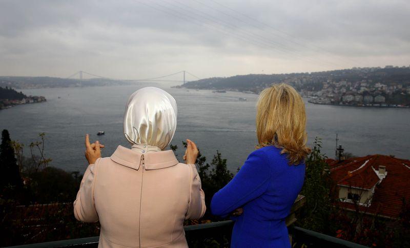 Emine Erdoğan ve Jill Biden Adile Sultan'da buluştu