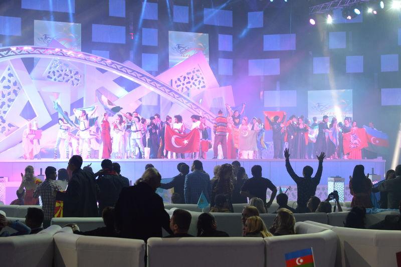 Türkvizyon'da Sinan Akçıl skandalı İZLE