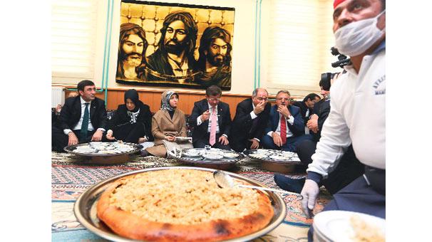 Davutoğlu Seyit Rıza'nın torunlarıyla görüştü