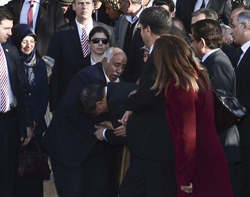 Başbakan Davutoğlu’nun cemevi ziyareti