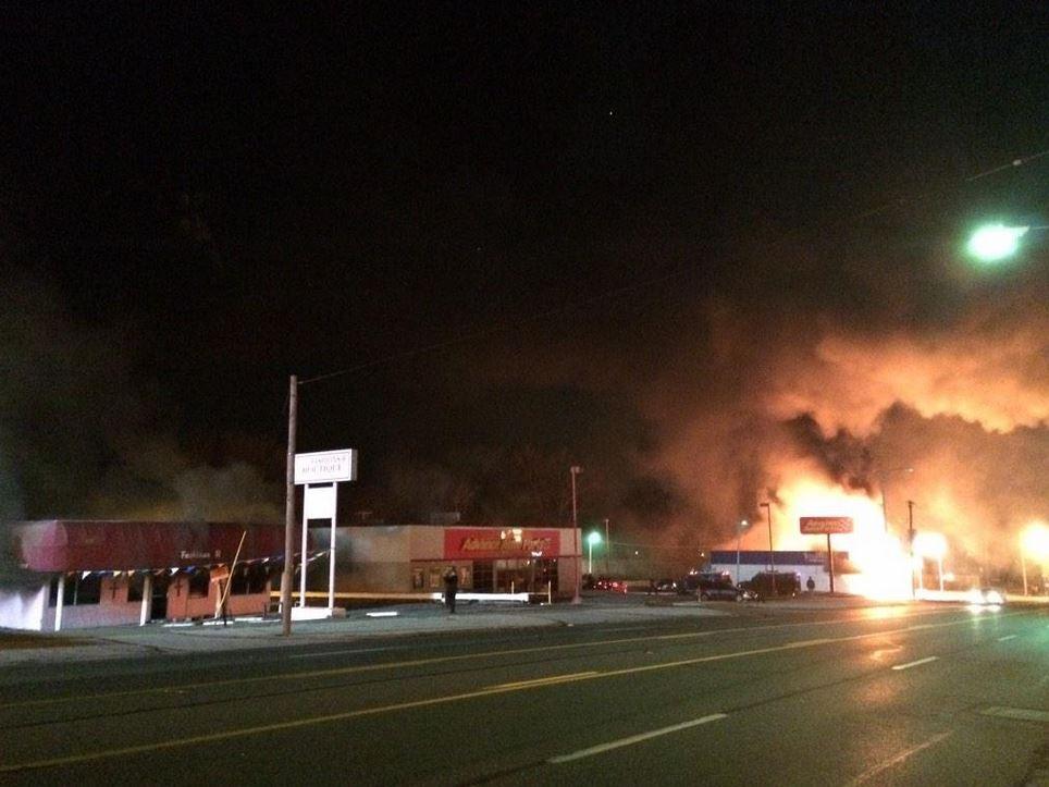 ABD'de siyahi genci öldüren polis yargılanmayacak İZLE