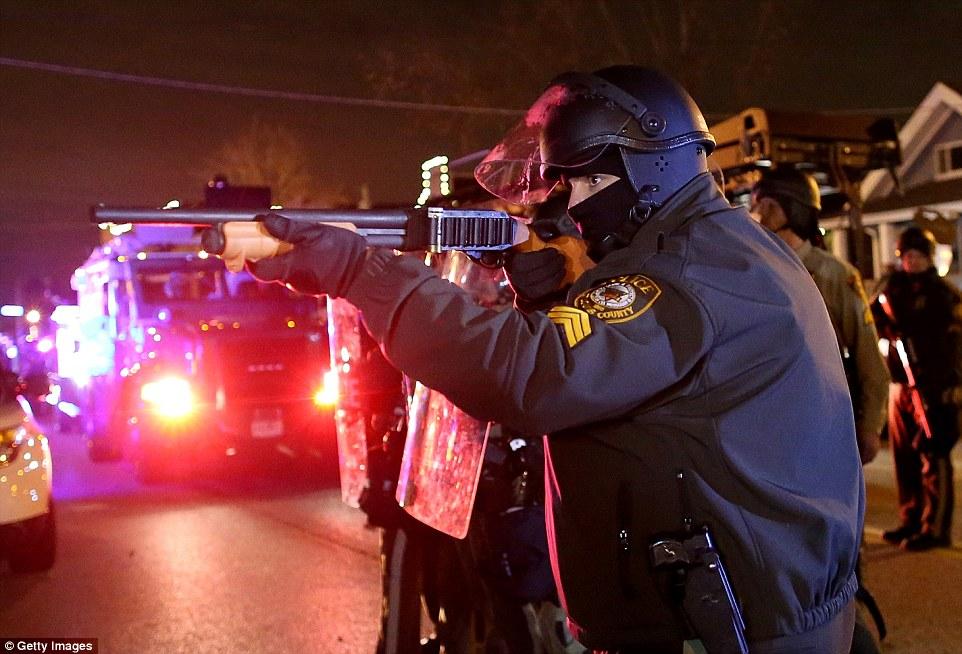 ABD'de siyahi genci öldüren polis yargılanmayacak İZLE