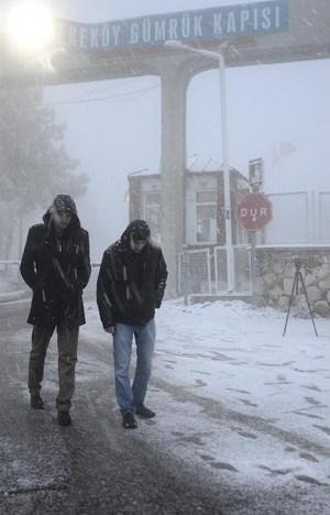 Antalya ve Ankara'da kar yağdı
