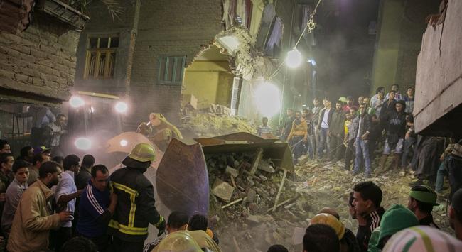 Mısır'da bina çöktü