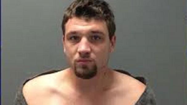 ABD'de kadınlar tuvaletine çatıdan çıplak erkek düştü