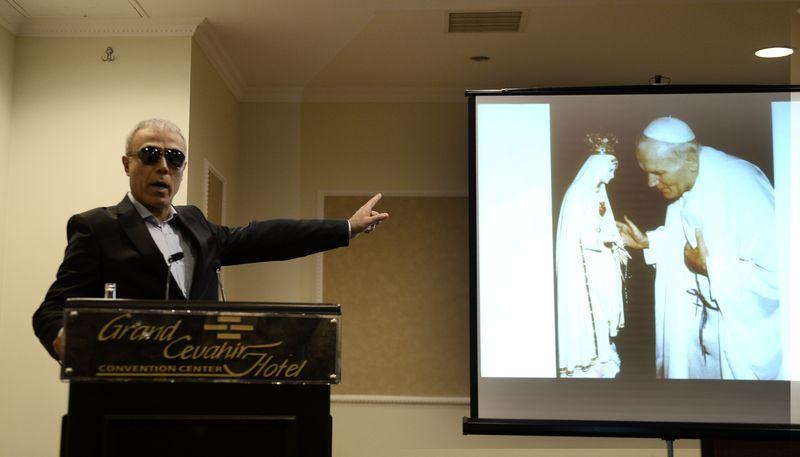 Ağca'dan Papa'ya hoşgeldin toplantısı