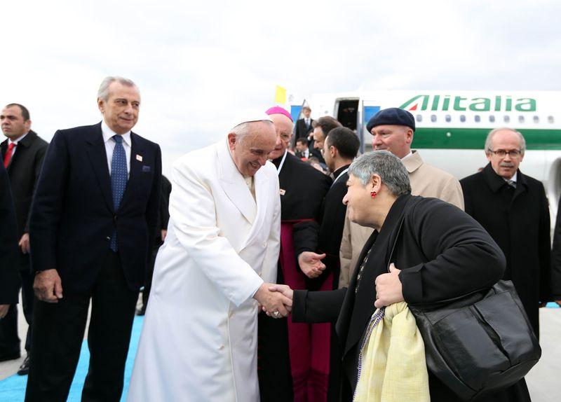 Papa'nın konuşmasını Serra Yılmaz çevirdi