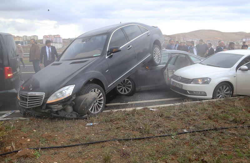 MHP Genel Başkanı Bahçeli'nin konvoyunda kaza