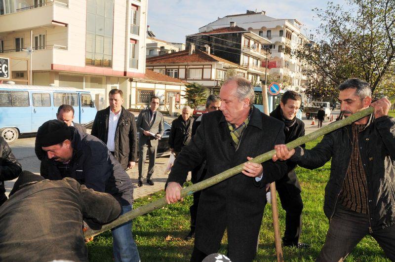 Muharrem İnce özür dileyerek fidan dikti