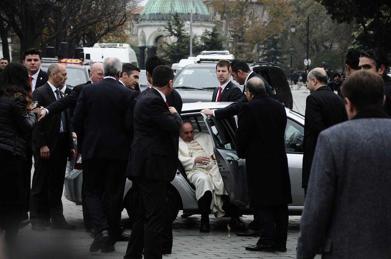 Papa İstanbul'da zırhlı araç kullanmadı
