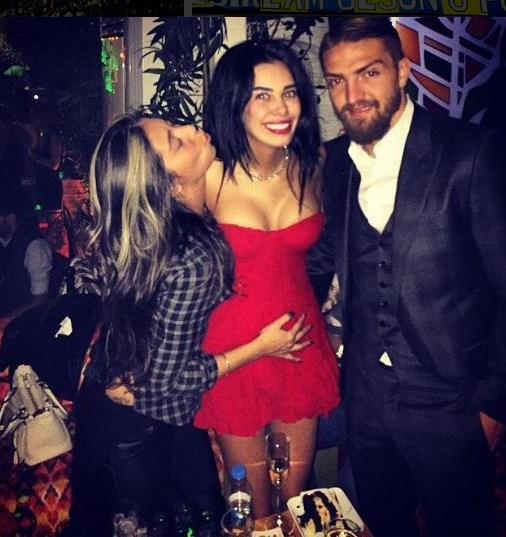 Caner Erkin'den frikiğe çantalı önlem