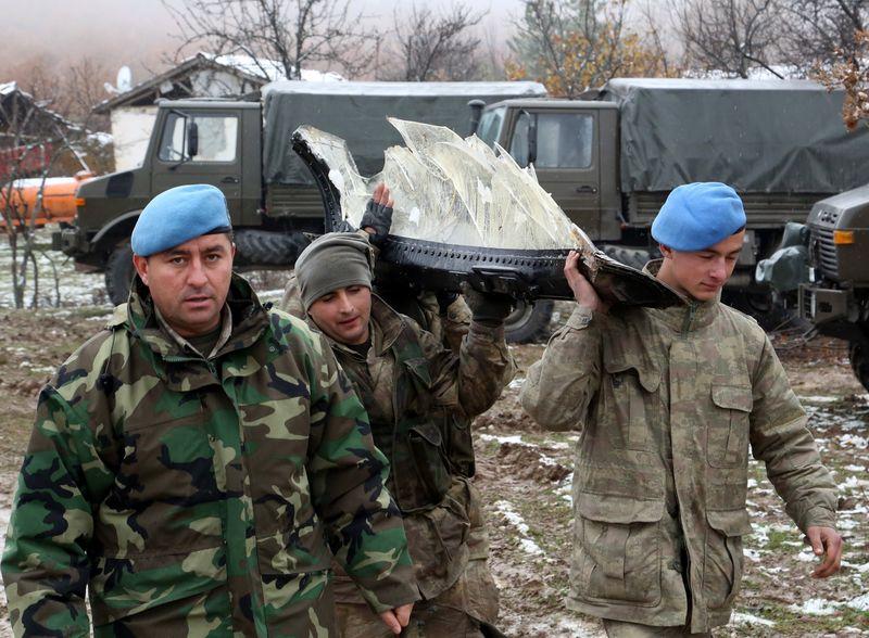 Çorum'da düşen F-16'nın enkazı toplandı