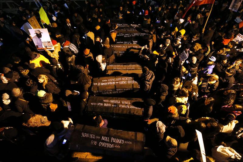 Polise takipsizlik kararı ABD'lileri sokağa döktü