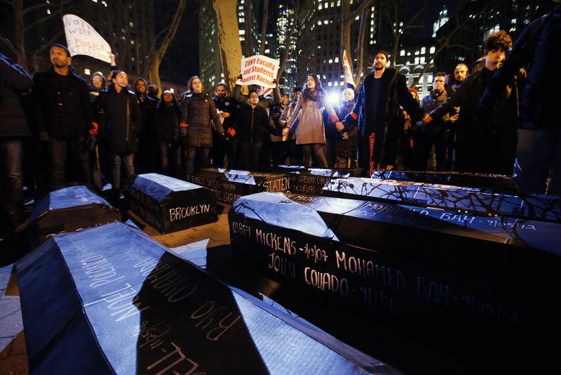 Polise takipsizlik kararı ABD'lileri sokağa döktü