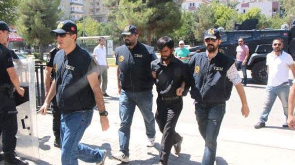 Türk Bayrağını indiren Diyarbakırlı: Üzüntümden indirdim
