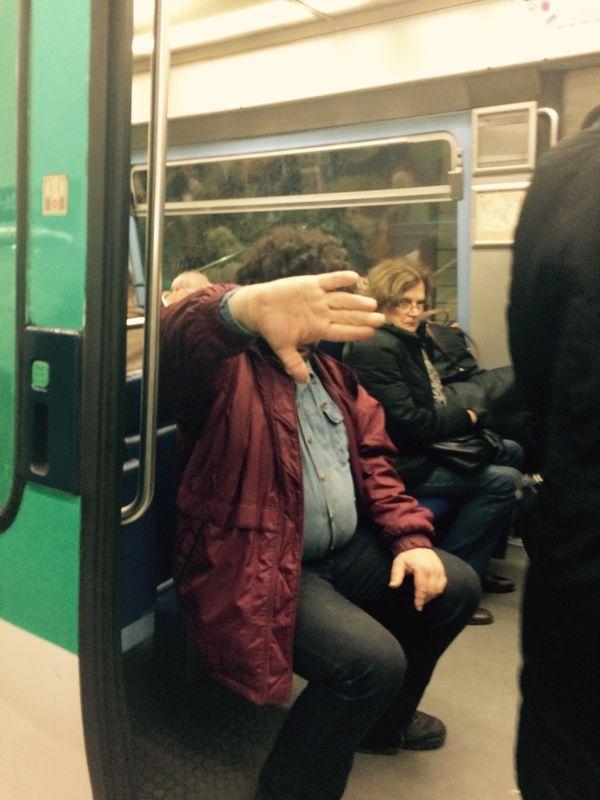 Fransa'da Anadolu Ajansı muhabirine İslamofobik saldırı