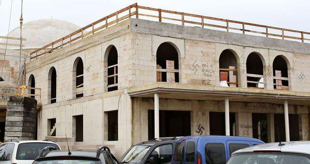 Almanya'da camiye Nazi saldırısı