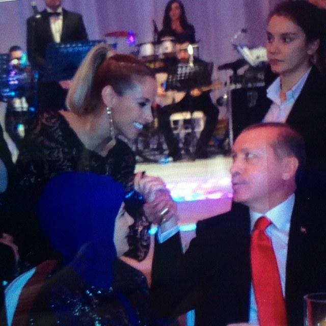 Cumhurbaşkanı Erdoğan Niran Ünsal'a destek verdi