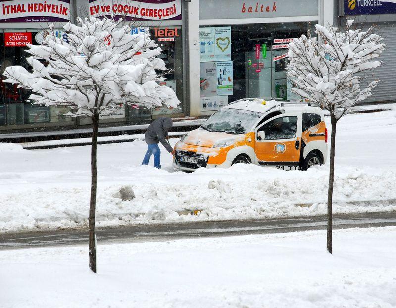 Doğu'da kar yağışı etkili oldu