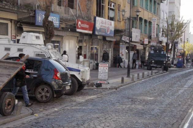Galatasaraylı oyunculara zırhlı araçlı koruma