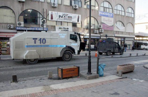 Galatasaraylı oyunculara zırhlı araçlı koruma